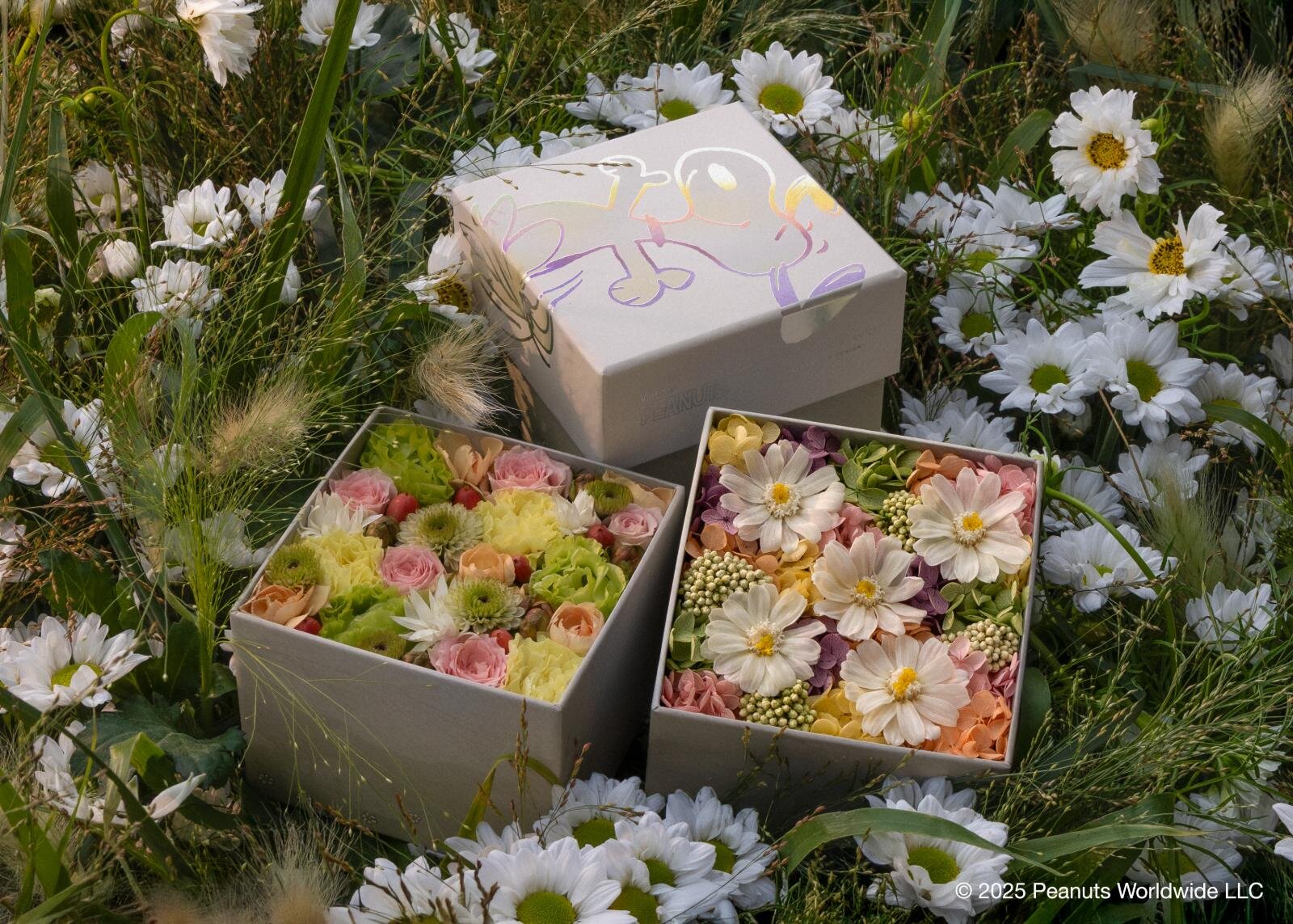 フレッシュフラワーボックス イマジナリー ホワイト S(11×11×H9cm) 7,700円、プリザーブドフラワーボックス イマジナリー ホワイト S(11×11×H9cm) 19,800円