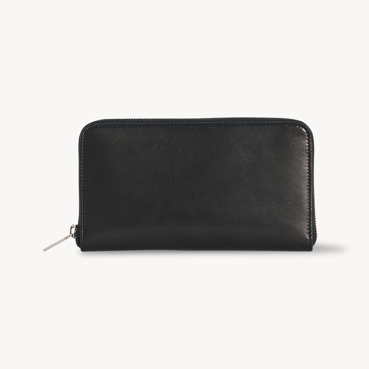 ザ・ロウ、幾何学フォルムのレザーショルダーバッグ＆“レザートリム”のキャンバストートバッグ｜写真5