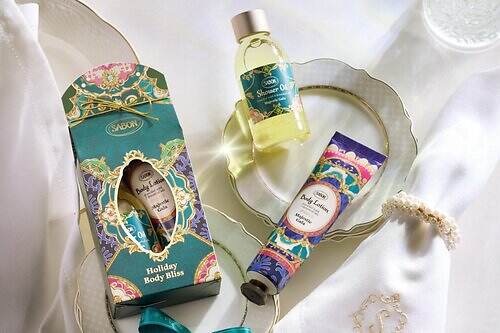 SABON2025年クリスマスコフレ第2弾"晩餐会”イメージ限定の香りのミニボディケアキット