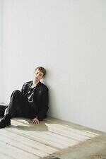 ブルックス ブラザーズのアダム エ ロペ限定“オールブラック”ブレザー、ボックスシルエットで｜写真2