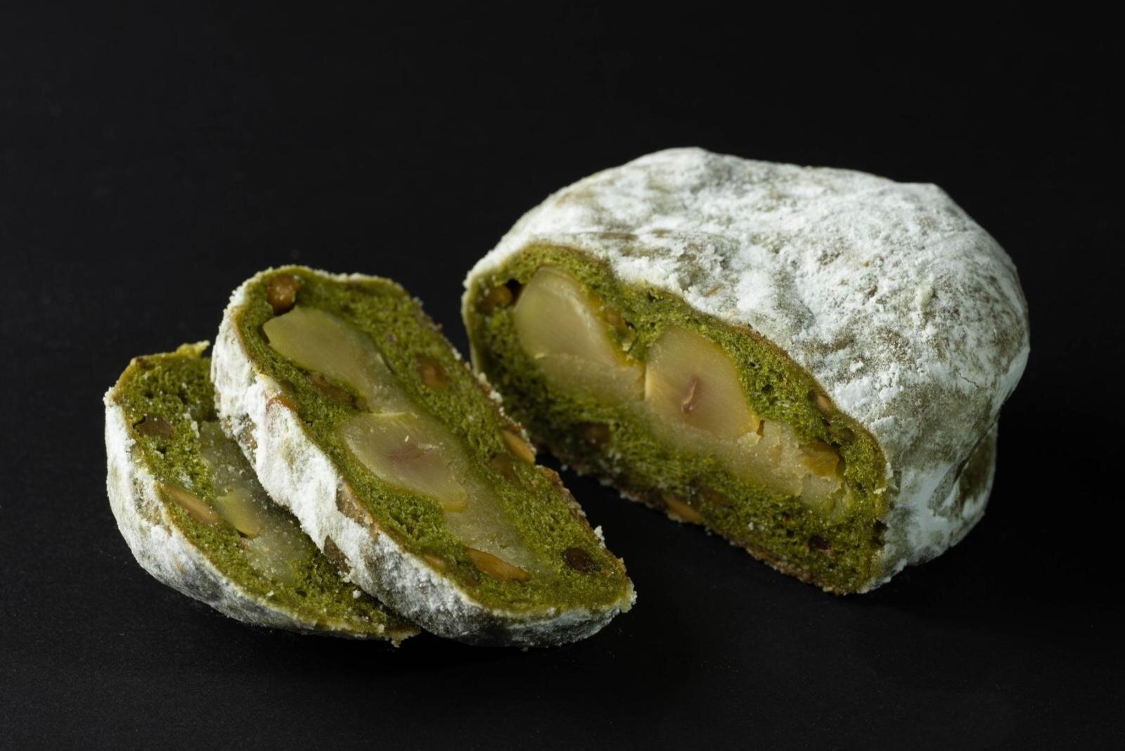 抹茶 シュトーレン 大 3,000円(高さ7cm×幅12cm)、小 1,600円(高さ5cm×幅10cm)