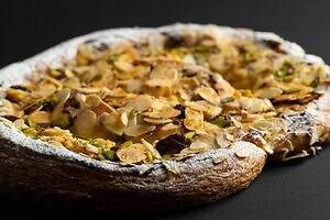 東京マリオットホテル25年クリスマスケーキ、まるで"バラ"ケーキ＆鮮やかレッドのブッシュドノエル｜写真12