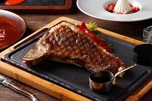 東京マリオットホテル25年クリスマスケーキ、まるで"バラ"ケーキ＆鮮やかレッドのブッシュドノエル｜写真14