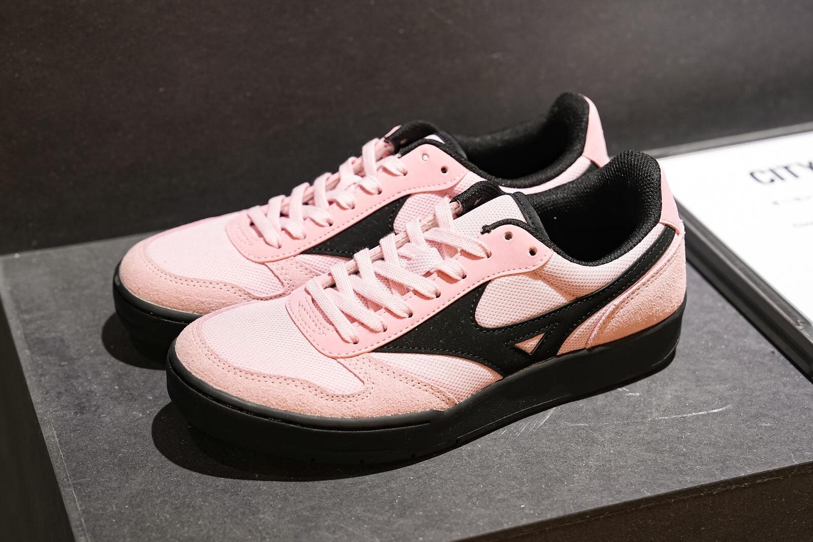 ラブルネッサンス　Fusion wave フュージョンウェーブ ミズノショップ ニュウマン高輪、ブラック＆シルバーの限定色