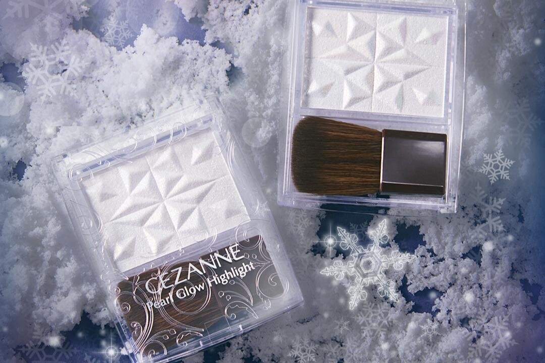 セザンヌ2025年クリスマスコスメ"色変する？”初雪イメージ限定ハイライター