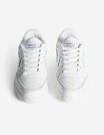 メゾン キツネ“フォックス”モチーフの25年秋冬スニーカー、オールホワイトやモノトーンの新色｜写真2