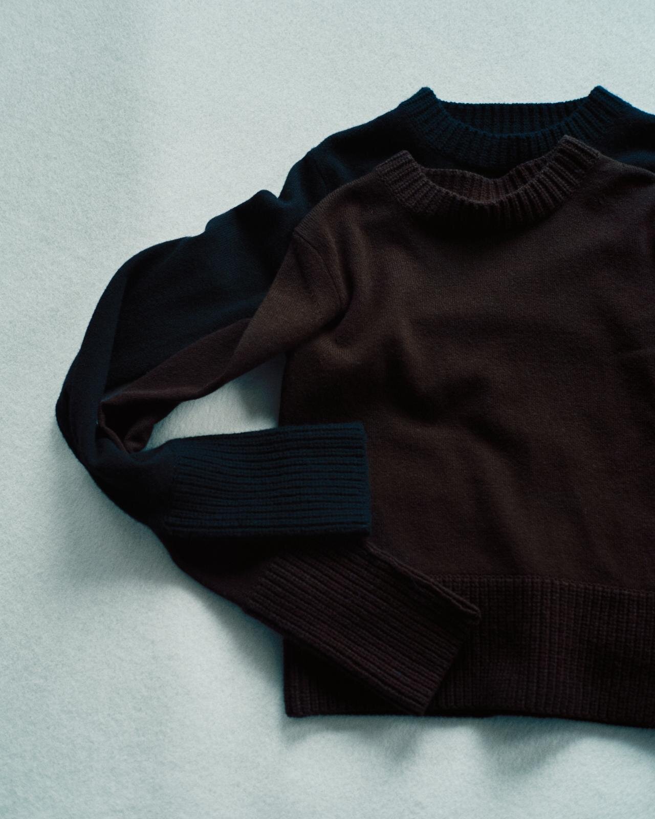 sacaiのカラーニット、幅広リブのカーディガン＆ダブルジップブルゾンも｜写真5