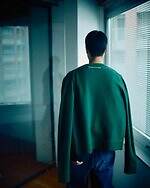 sacaiのカラーニット、幅広リブのカーディガン＆ダブルジップブルゾンも｜写真12