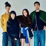 sacaiのカラーニット、幅広リブのカーディガン＆ダブルジップブルゾンも｜写真1