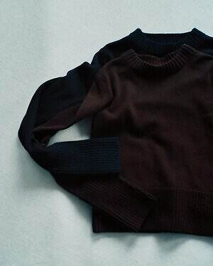 sacaiのカラーニット、幅広リブのカーディガン＆ダブルジップブルゾンも｜写真5