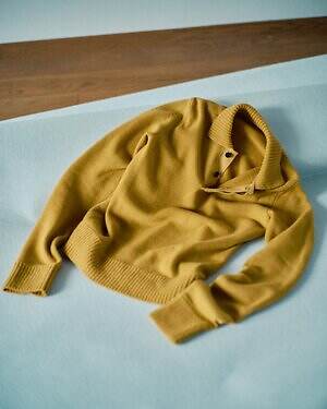 sacaiのカラーニット、幅広リブのカーディガン＆ダブルジップブルゾンも｜写真6