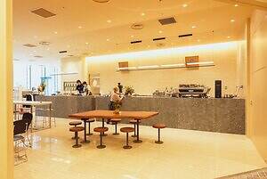 「ヴァーヴ コーヒー ロースターズ」“最大規模”新店がニュウマン高輪に、豊富なコーヒー＆焼き菓子｜写真5