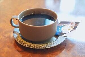 「ヴァーヴ コーヒー ロースターズ」“最大規模”新店がニュウマン高輪に、豊富なコーヒー＆焼き菓子｜写真1