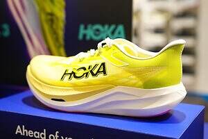 ホカの新ストアがニュウマン高輪に - 人気トレランシューズから定番スニーカーまで、東京限定Tシャツも｜写真1