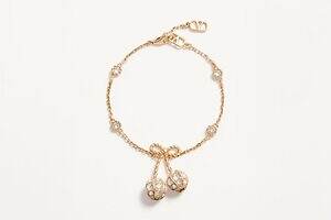 ヴァレンティノ ガラヴァーニ“チェリー”輝くピアス＆ブレスレット、スワロフスキー クリスタルを装飾