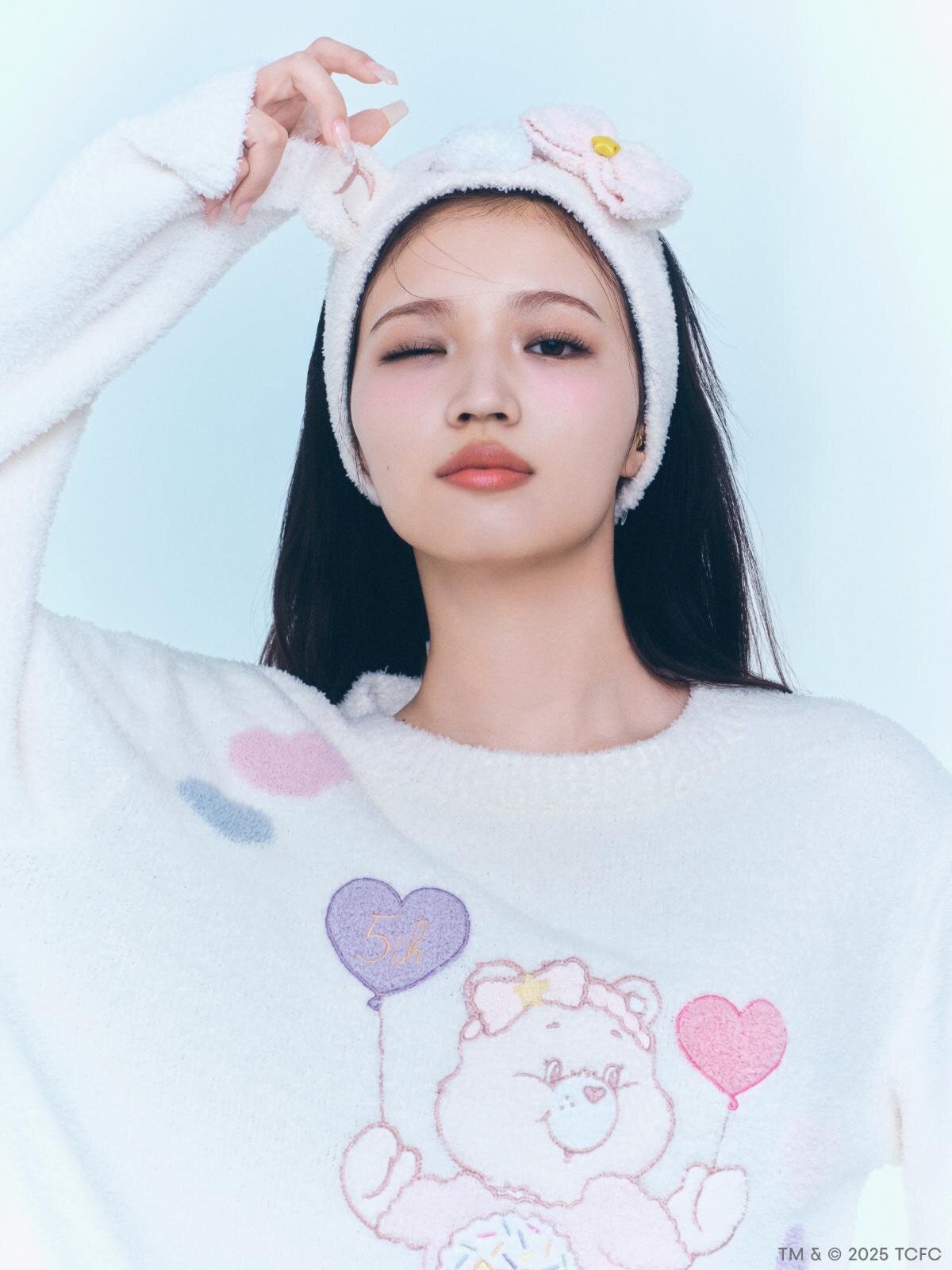 ニットヘアターバン 3,960円、プルオーバー 9,460円