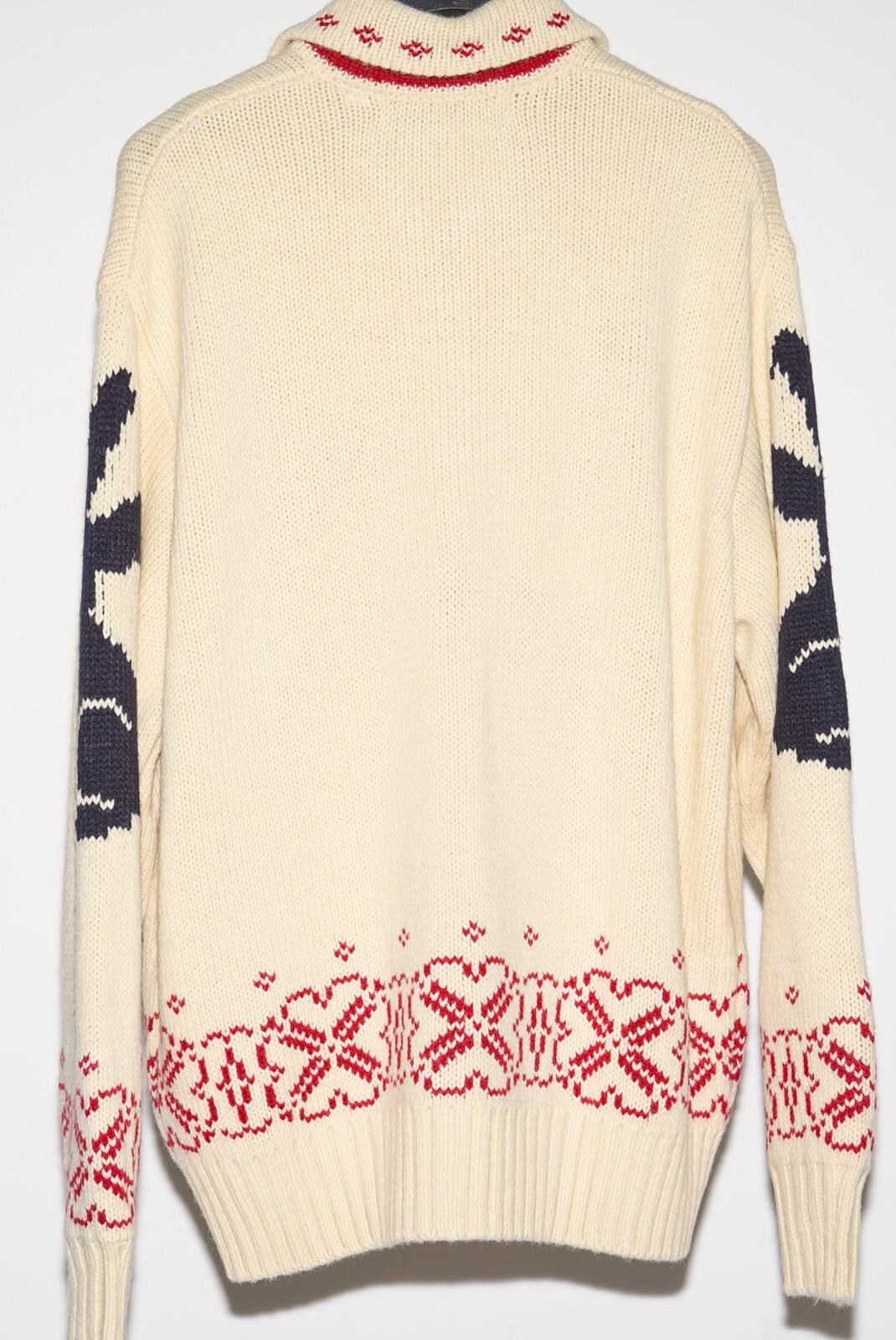 GU×ロク、“後ろギャザー”のショートトレンチコートやうさぎ柄ジャカードニット｜写真3