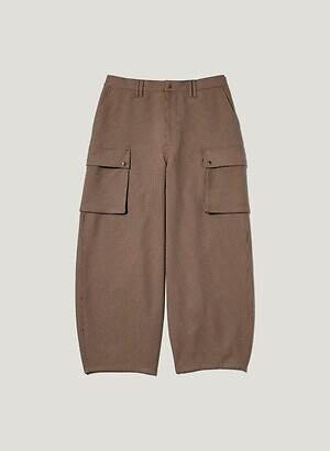 GU×ロク、“後ろギャザー”のショートトレンチコートやうさぎ柄ジャカードニット｜写真60