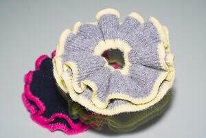 GU×ロク、“後ろギャザー”のショートトレンチコートやうさぎ柄ジャカードニット｜写真20