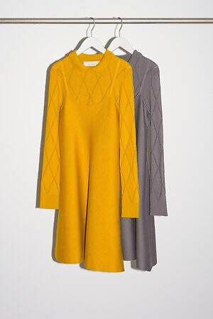 GU×ロク、“後ろギャザー”のショートトレンチコートやうさぎ柄ジャカードニット｜写真11