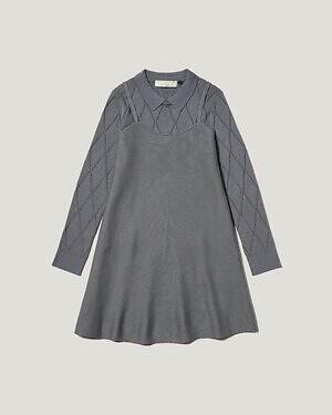 GU×ロク、“後ろギャザー”のショートトレンチコートやうさぎ柄ジャカードニット｜写真45