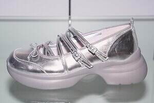 GU×ロク、“後ろギャザー”のショートトレンチコートやうさぎ柄ジャカードニット｜写真21