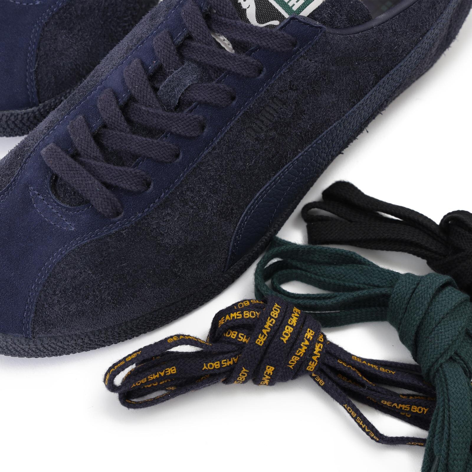 ビームス ボーイ×プーマのブレザージャケット着想“紺スエード”スニーカー、チェック柄など靴紐4本付属｜写真8