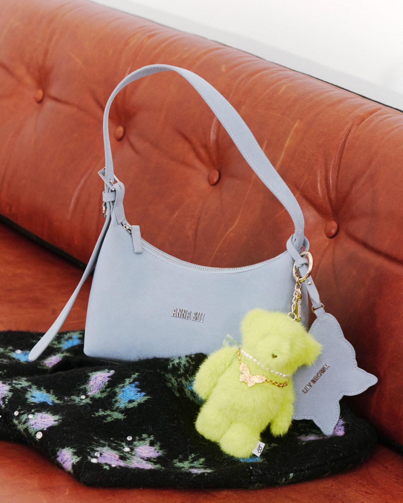 リリー ブラウン×アナ スイ、“スパンコール煌めく”花柄カーディガン＆レース重ねたキャミワンピ｜写真56