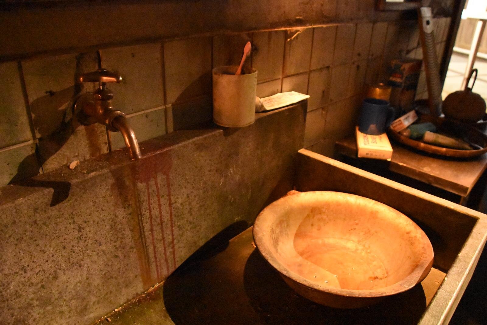 「ホラーにふれる展 -映画美術の世界-」東京ソラマチで、“見て触れる”ホラー映画の体験型展示｜写真2