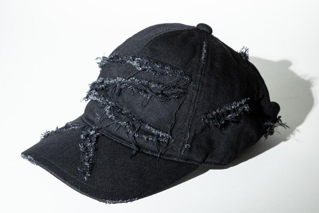   Tokyo 原宿限定キャップ 黒 TOKYO 23 OLD ENGLISH LOGO MESH CAP BLACK（トウキョウ 23