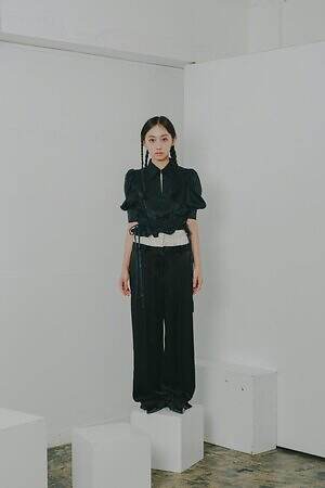 シオリ ミカタ(SHIORI MIKATA) 2026年春夏ウィメンズコレクション  - 写真1