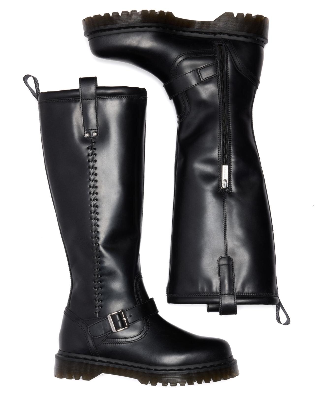 ドクターマーチン　バイカーブーツ　黒 Dr. Martensの新作バイカーブーツANISTONE。 @ayayangram が秋の