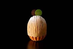 ホテルニューオータニの秋スイーツ「スーパーモンブラン」抹茶クリーム＆黒蜜あんこで和風仕立てに｜写真1