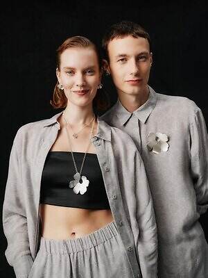 マリメッコ“ウニッコ柄着想”花型ミニペンダント＆ピアスが渋谷に、ジュエリーブランド・カレワラから｜写真11