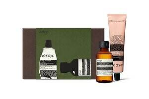 イソップ25年クリスマスコフレ、ウッディ＆ハーバル香るハンド・ボディケアやホームフレグランスキット｜写真1