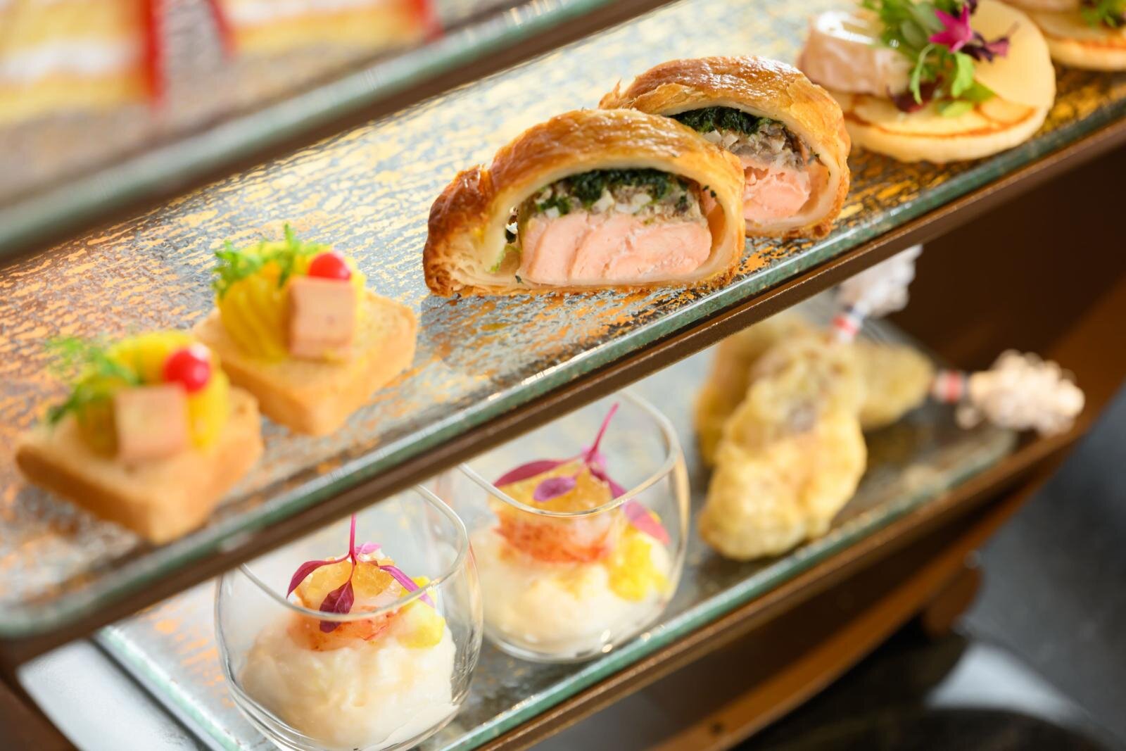 フォションホテル京都のクリスマスアフタヌーンティー、ピンク色チョコフォンデュ&ピスタチオのツリーなど|写真3