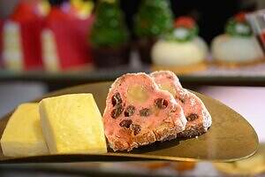 フォションホテル京都のクリスマスアフタヌーンティー、ピンク色チョコフォンデュ＆ピスタチオのツリーなど｜写真4