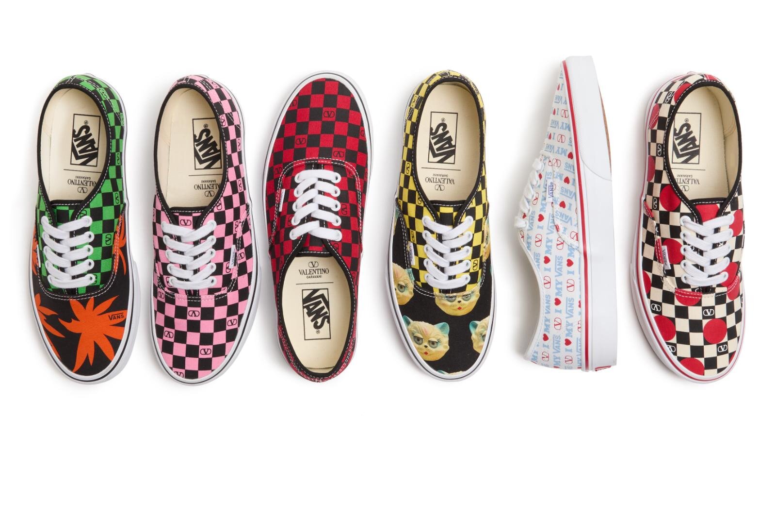 ヴァレンティノ ガラヴァーニ×Vansのスニーカー、猫グラフィックやVロゴ入りチェッカーフラッグ柄