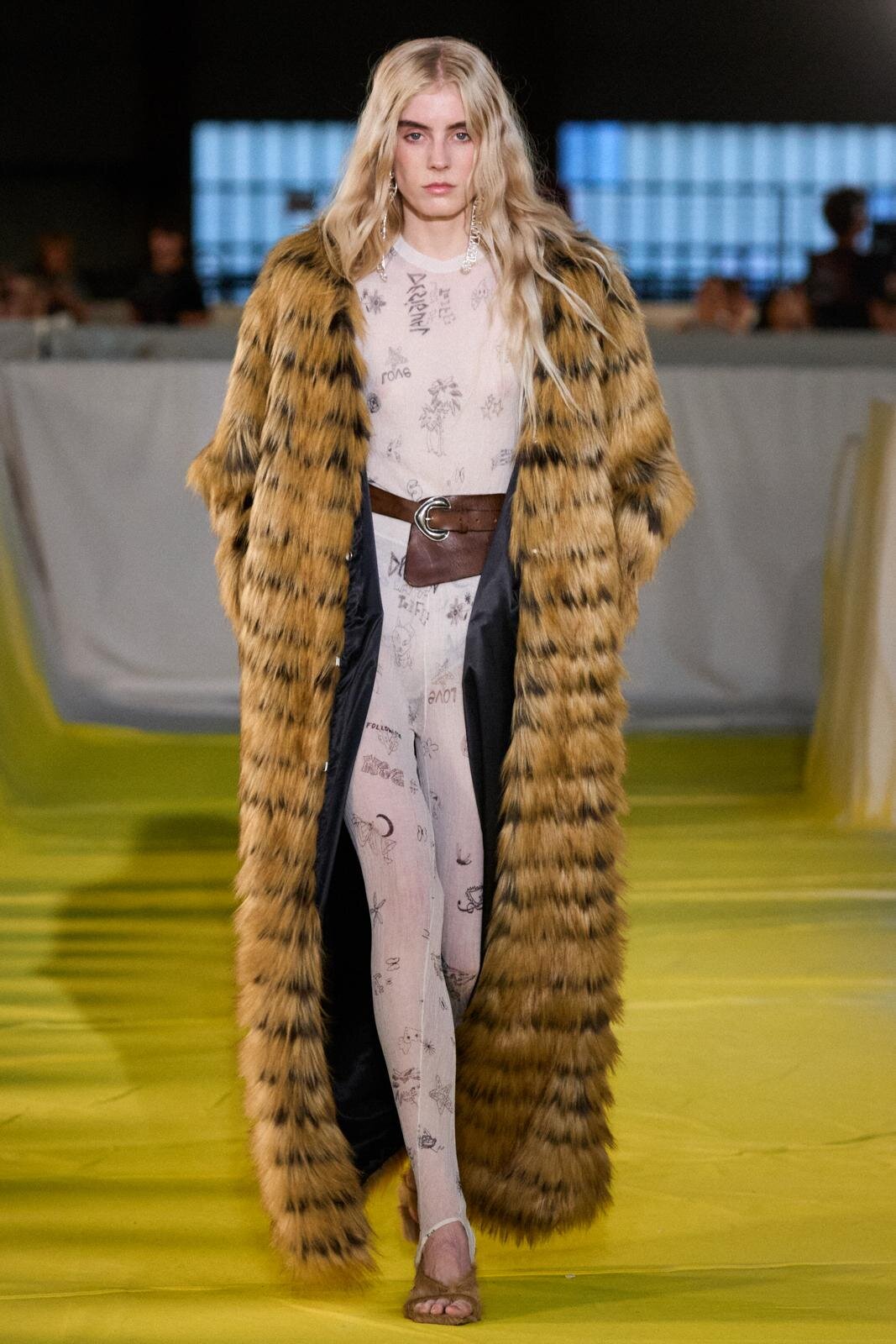 デシグアルスタジオ(Desigual Studio) 2025-26年秋冬ウィメンズ&メンズコレクション  - 写真28