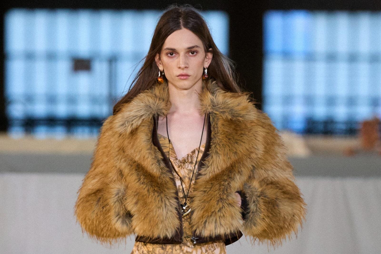 デシグアルスタジオ 2025-26年秋冬 ウィメンズ&メンズ コレクション