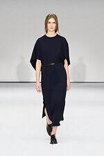 COS 2025-26年秋冬コレクション - 奥行きのあるミニマリズム｜写真25