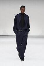 COS 2025-26年秋冬コレクション - 奥行きのあるミニマリズム｜写真26