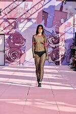 オフ-ホワイト 2026年春夏コレクション - エネルギーに満ちたポップロマンス｜写真8