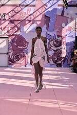 オフ-ホワイト 2026年春夏コレクション - エネルギーに満ちたポップロマンス｜写真49