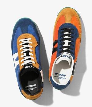 エンジニアド ガーメンツ×カルフ“左右非対称”カラーブロックスニーカー、クロスカントリースキーに着想｜写真2