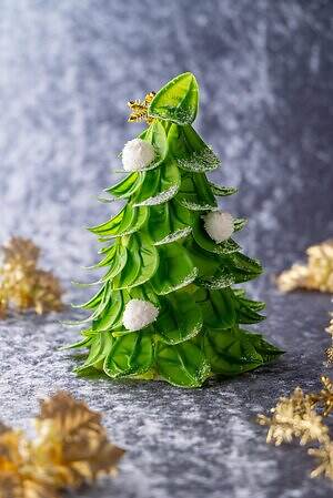 キンプトン新宿東京25年クリスマス、真っ赤に染まるフランボワーズ×ダークチョコやツリー型ケーキ｜写真3