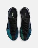 ナイキ × トモ コイズミ“フリルスウッシュ”付きスニーカー、光の角度で変化する鮮やか薄型アッパー｜写真3