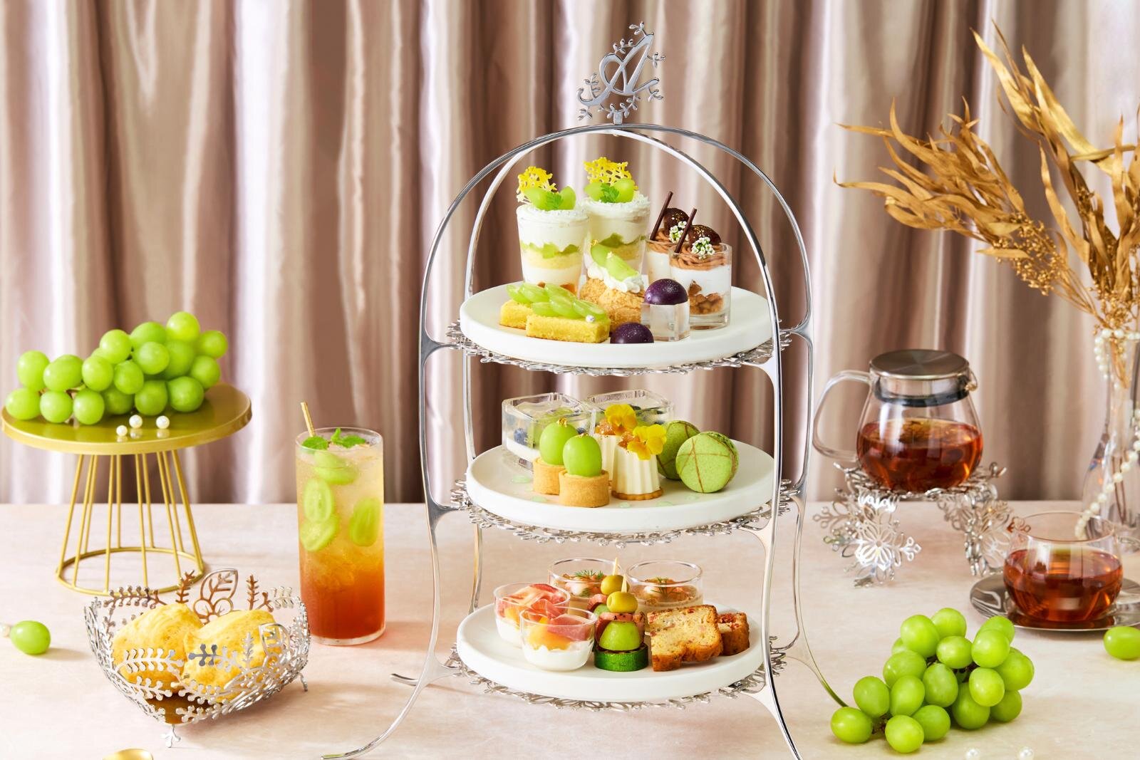 アニヴェルセルカフェ 表参道‟シャインマスカット”アフタヌーンティー、グラスパフェなど