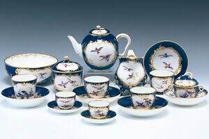 “マリー＝アントワネットらが愛した磁器”セーヴルの展覧会が細見美術館で、約130件の名品が一堂に