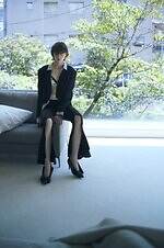 ヨウヘイ オオノ×レイ ビームス“燕尾服”フォルムのジャケット＆パンツ、優雅なドレープで｜写真1